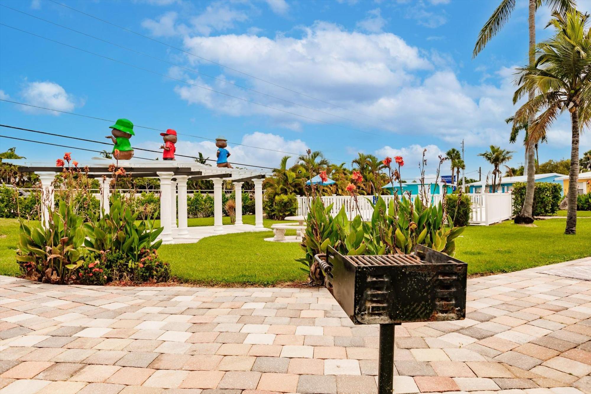2 Bed Cottage With Pool, Close To Beach! Bbq Grills & Patio Форт-Маєрс Екстер'єр фото